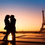 Paris_Eiffel-couple-romantic